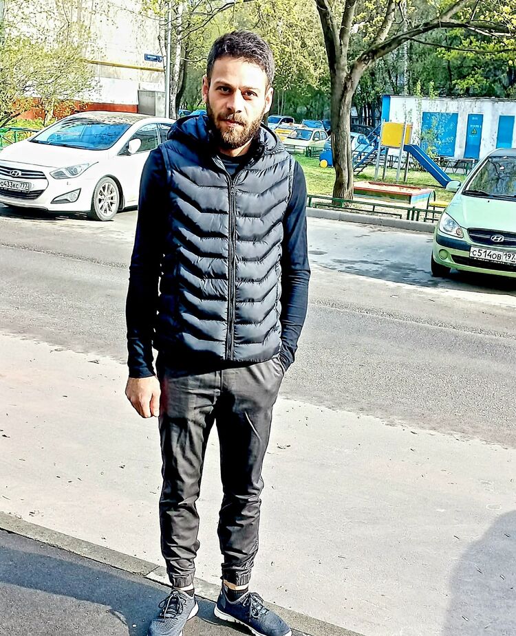  ,   Seryoga, 32 ,   ,   