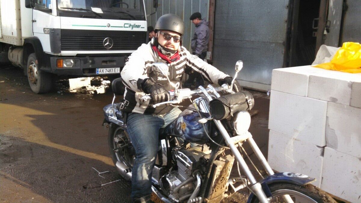  ,   Anton, 40 ,   ,   , c 
