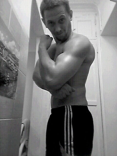  23398862  Oliver, 35 ,    