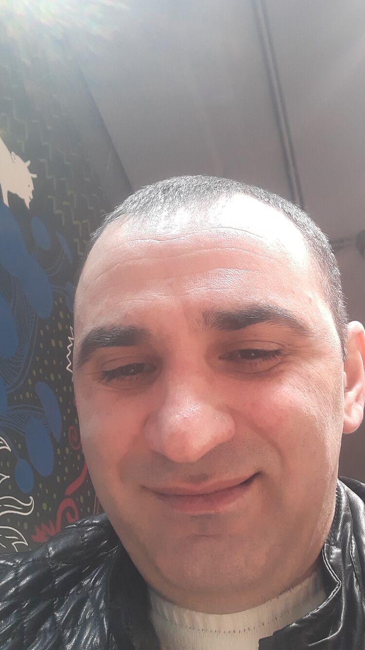  33159602  Edgar, 40 ,    