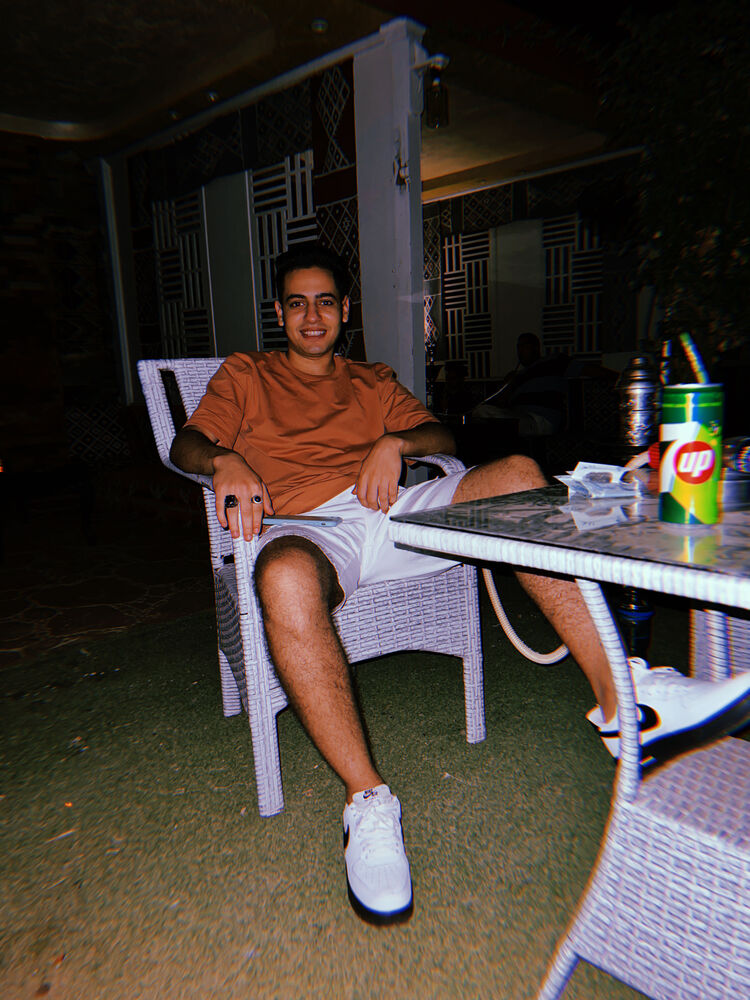  41962432  Youssef, 24 ,    