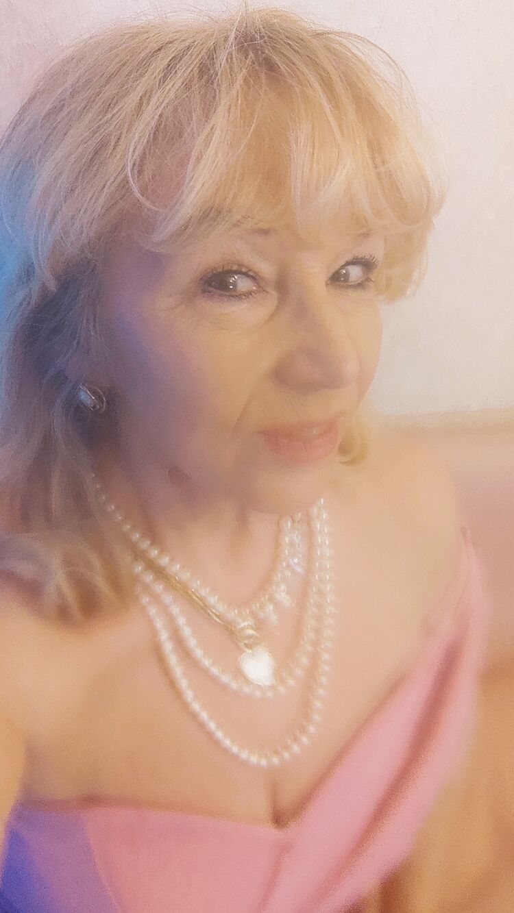  ,   Tatiana, 60 ,   ,   