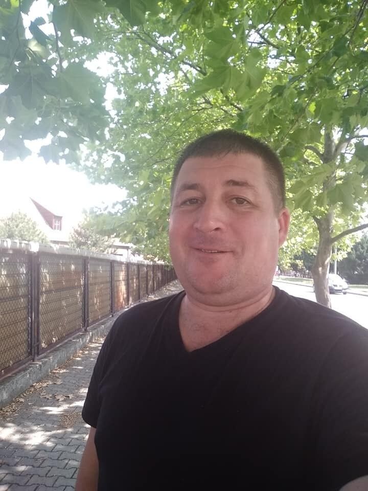  17697772  Serhii, 50 ,    