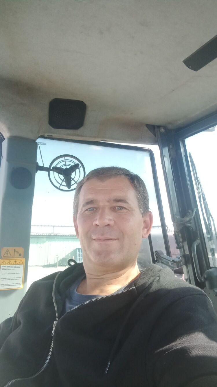  38511042  , 49 ,    