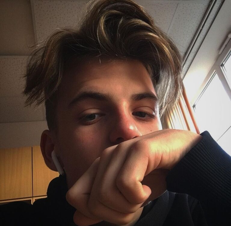 ���� 37274112 ����� ������, 22 ����, ���� ���������� � �����-����������