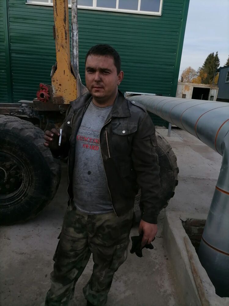  41628572  Ivan, 35 ,    