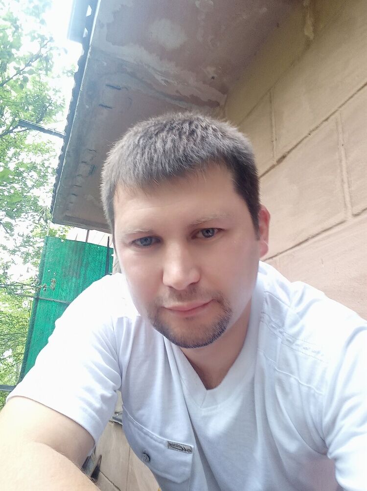  20083762  Aleksandr, 38 ,    