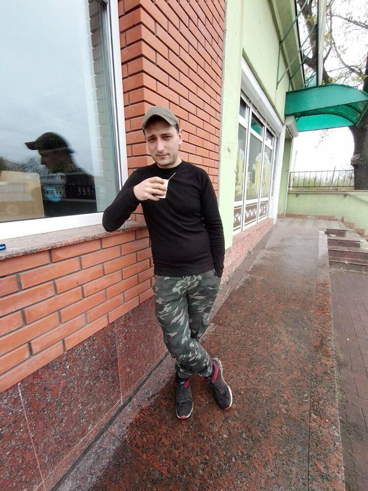  34753502  Andriy, 26 ,    