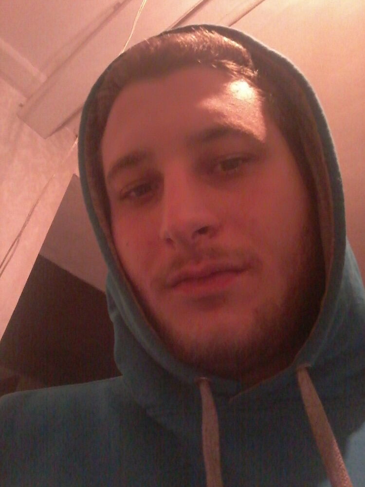  ,   Nikolas, 29 ,  