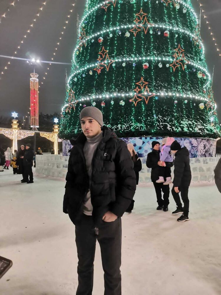  40700932  Muhammad, 20 ,     