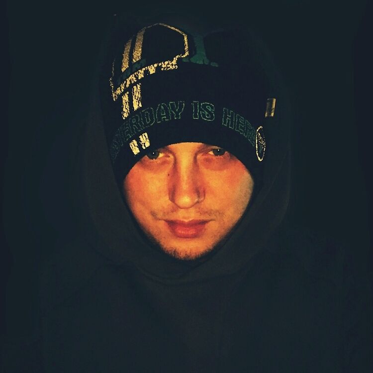  54125092  Denis, 35 ,    