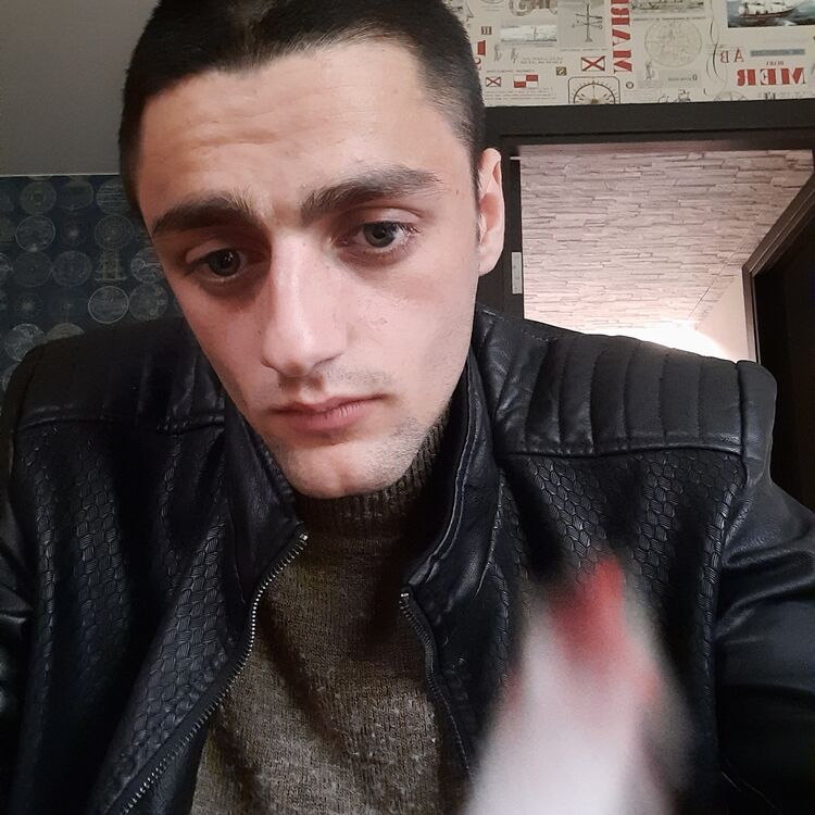 22943532  Gevorg, 27 ,    