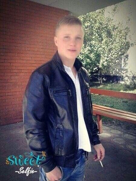  21645762  Denis, 28 ,    
