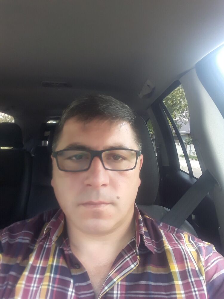  20738322  Andrei, 48 ,    