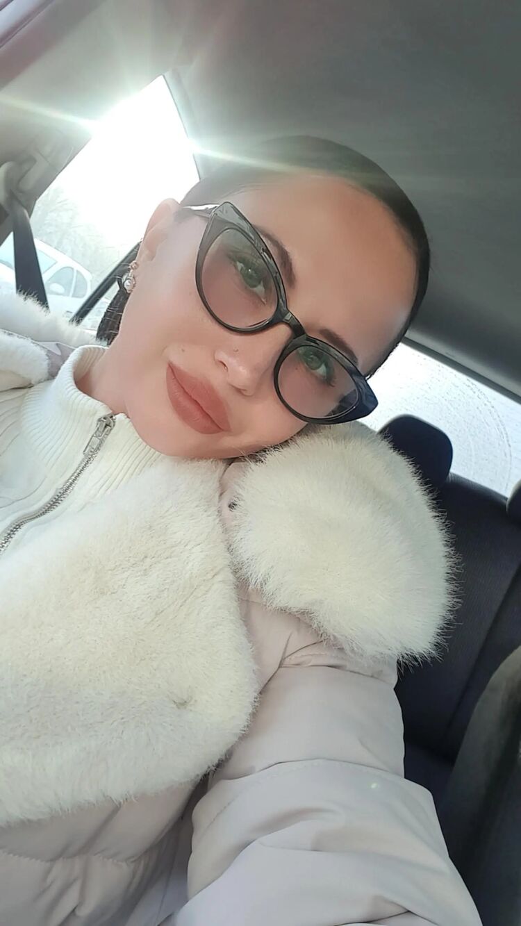  ,   Yana, 30 ,   c 