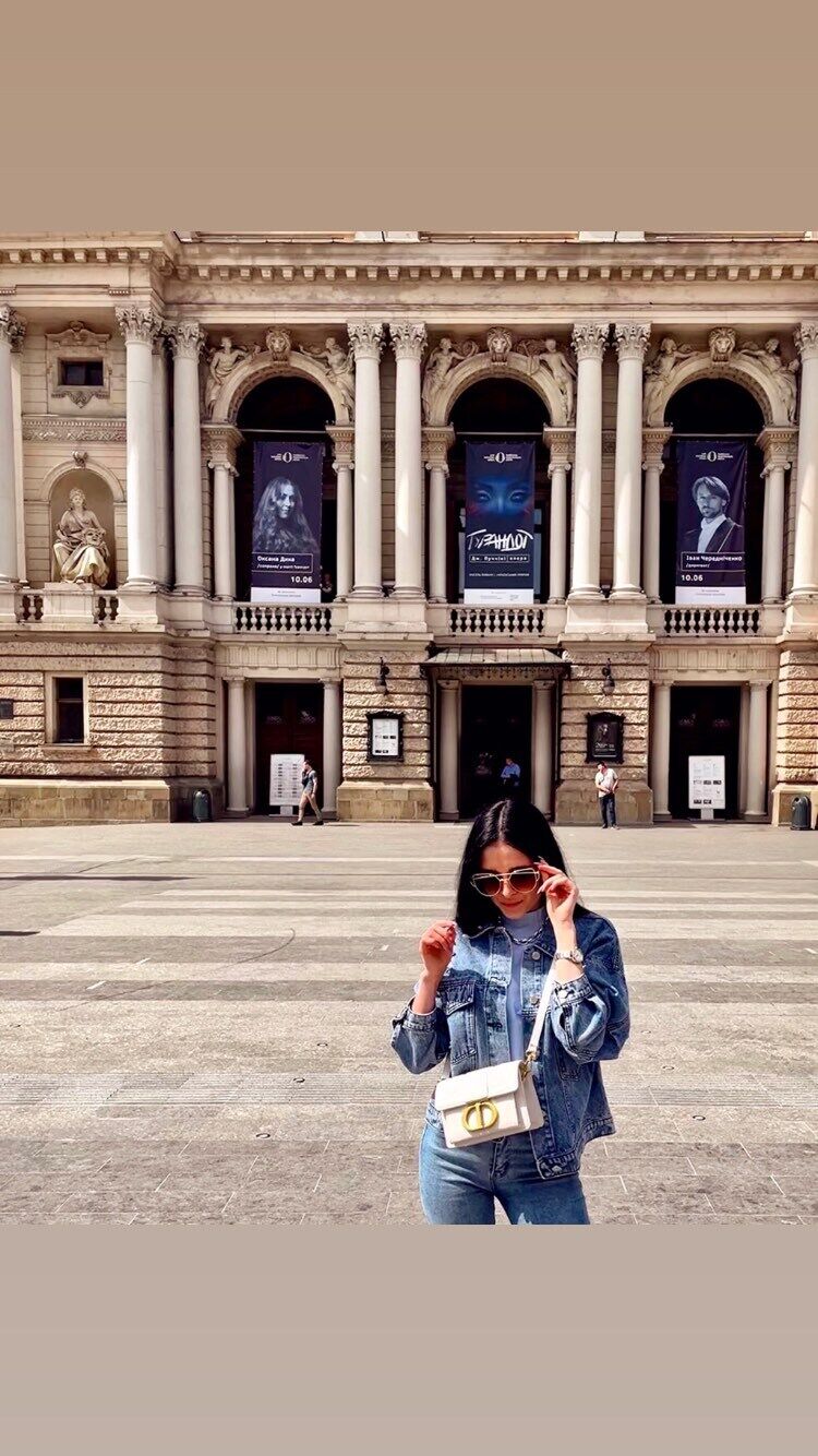  ,   Diana, 25 ,   ,   