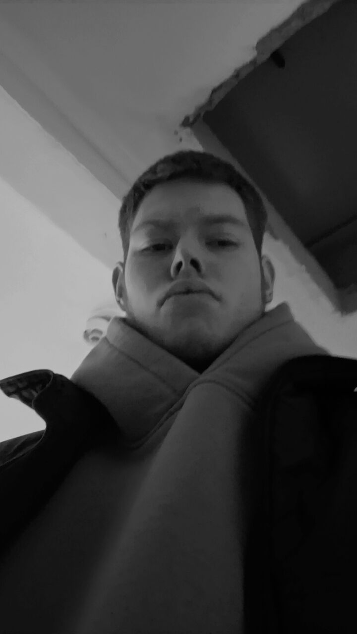  40696962  Pavel, 22 ,    