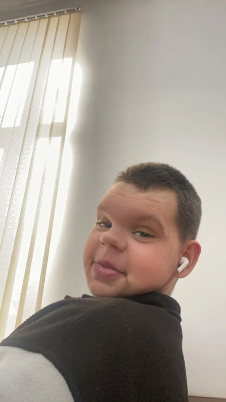  40034042  , 21 ,    
