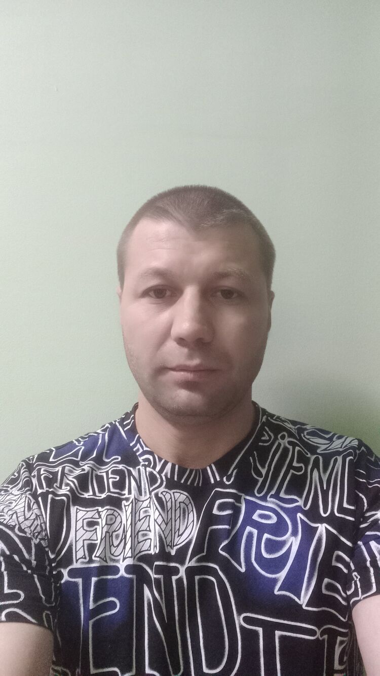  43930102  Oleg, 37 ,    