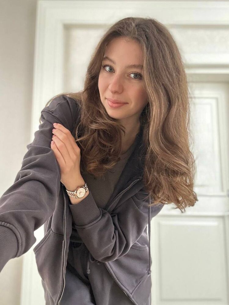  Leer,   , 32 ,   ,   , c , 