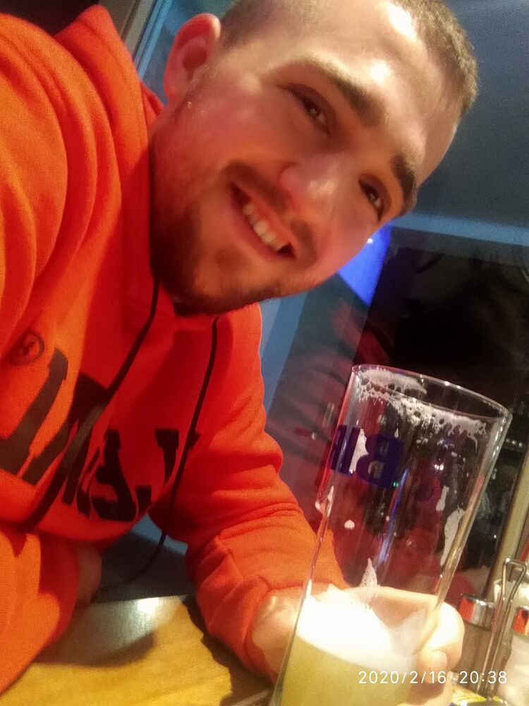  31028922  , 32 ,    