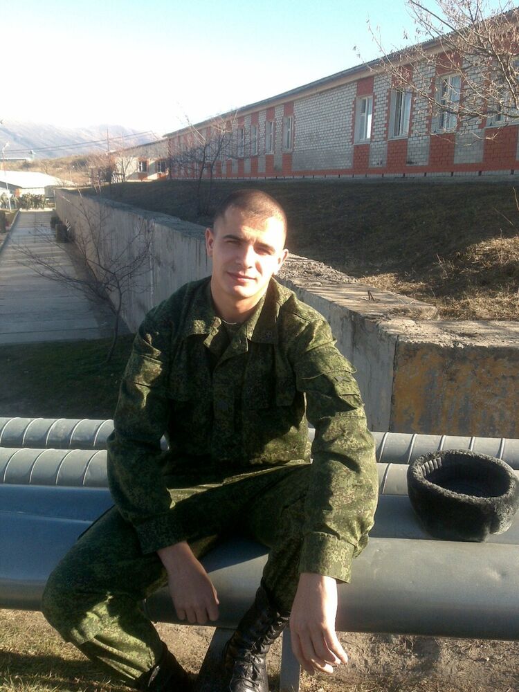   ,   Arturs, 37 ,   