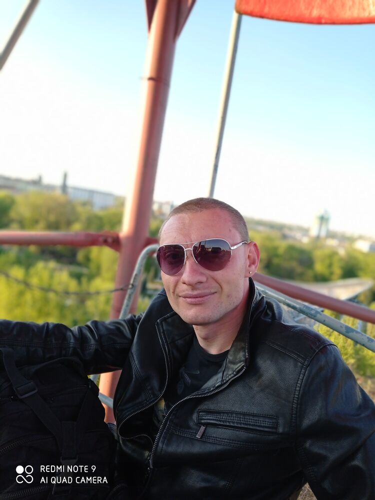  25479332  Sergei, 34 ,    