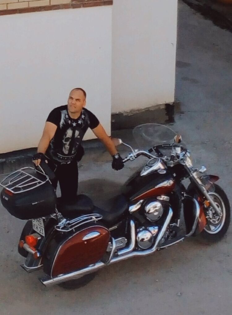  24669152  Vladimir, 54 ,    