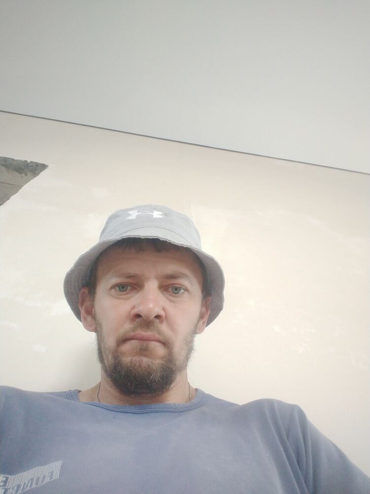  28464812  Yury, 42 ,    