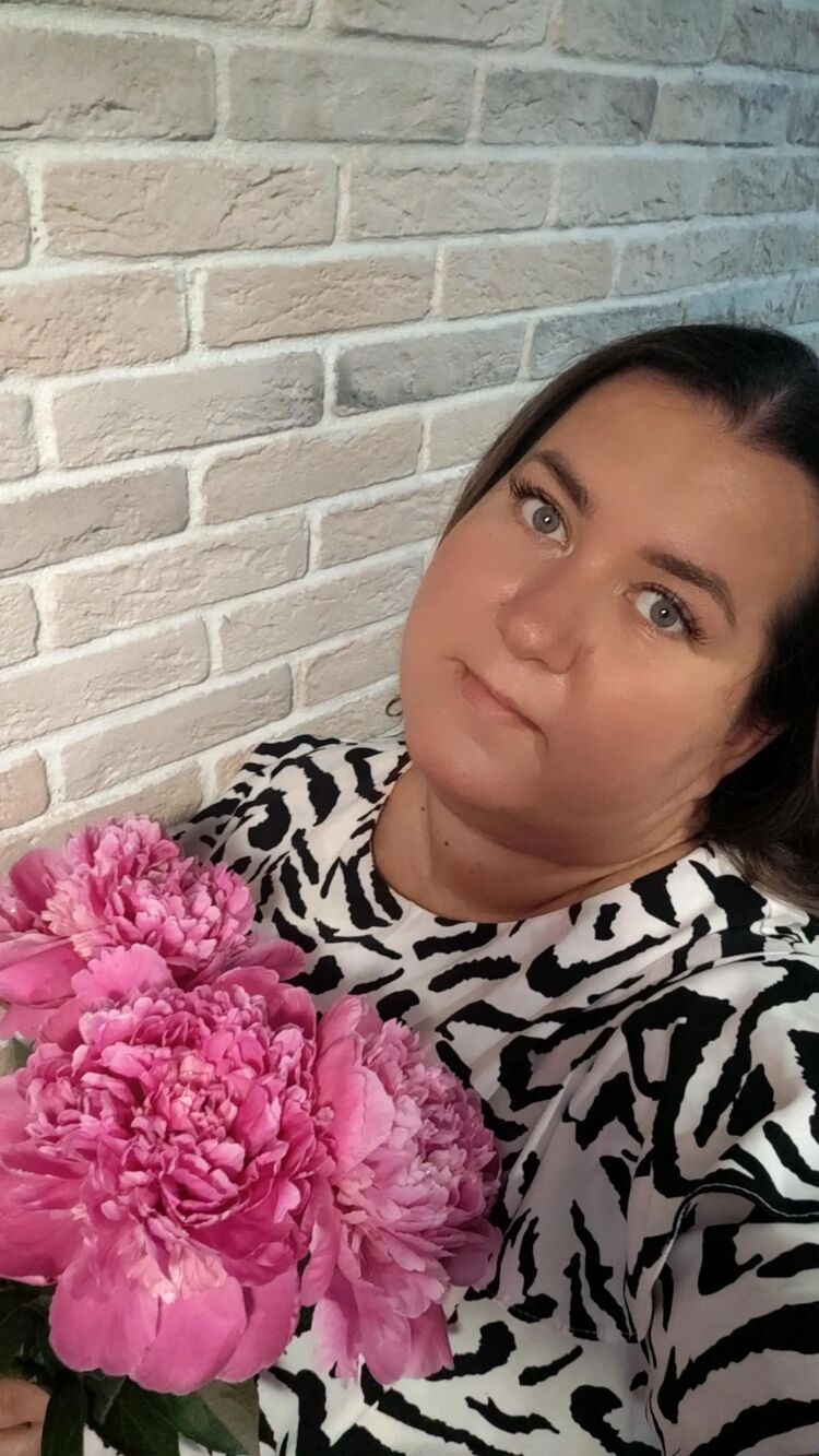  52141272  , 37 ,    
