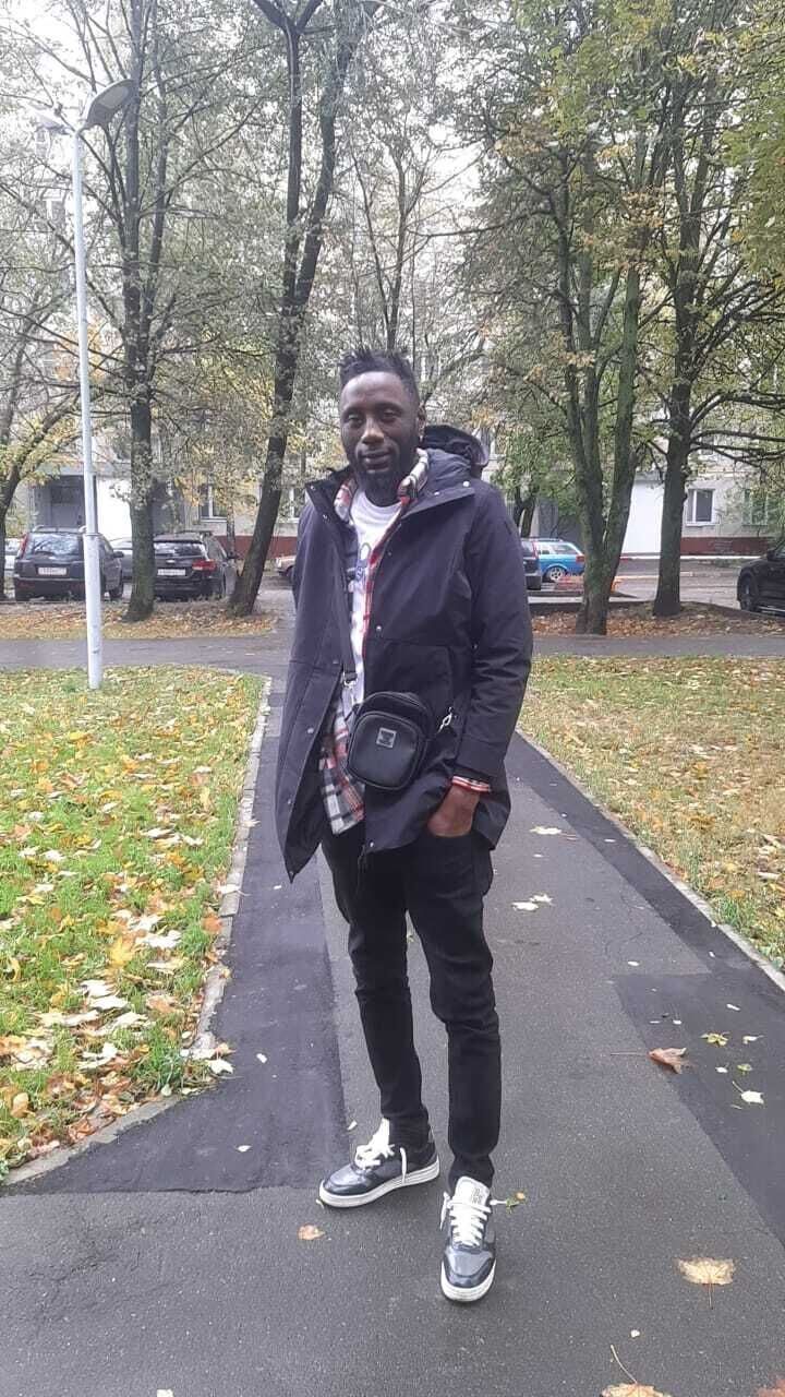  39610242  Armand, 35 ,    