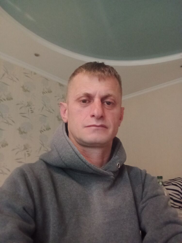  ,   Hakan, 44 ,   ,   