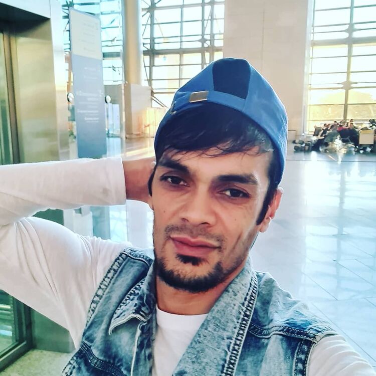  41155612  Roma, 33 ,    