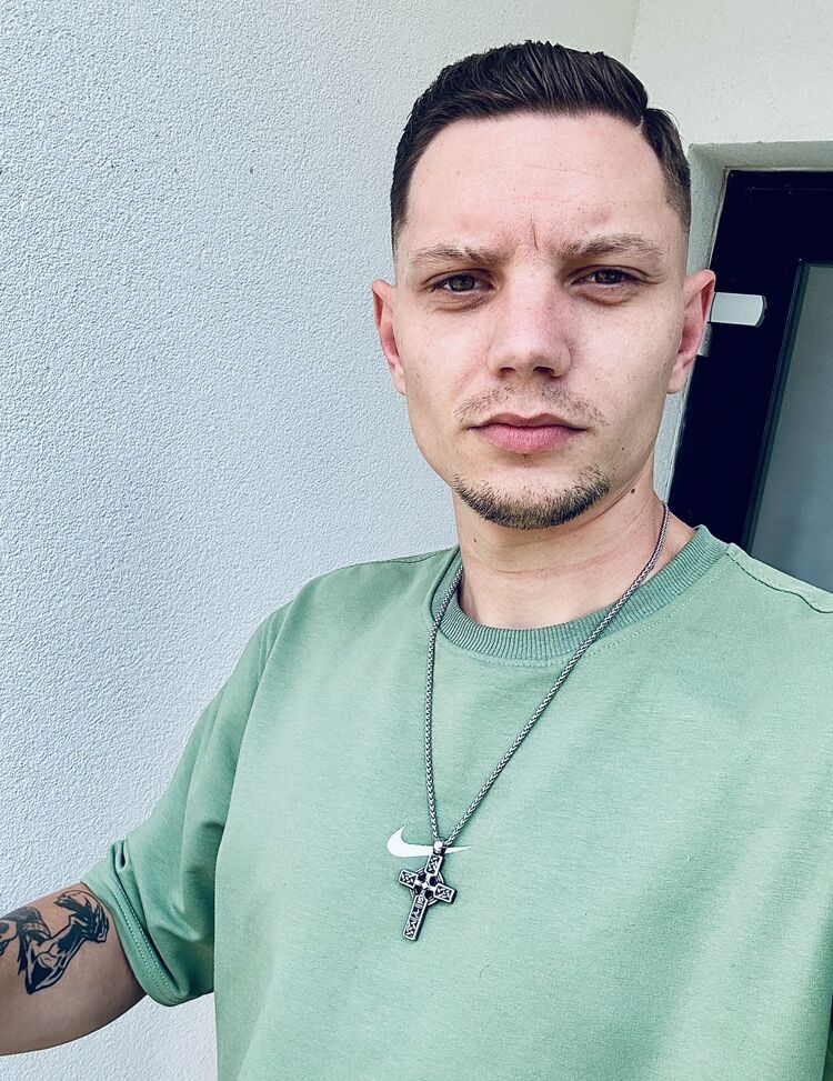  40771242  , 31 ,    