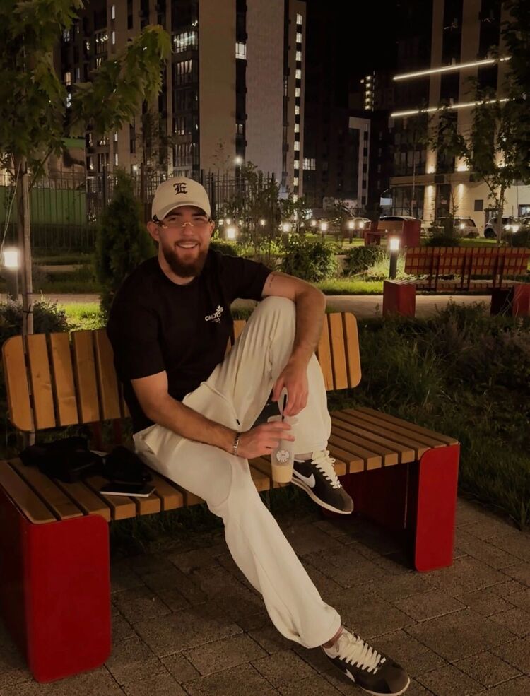  53403982  , 25 ,    --