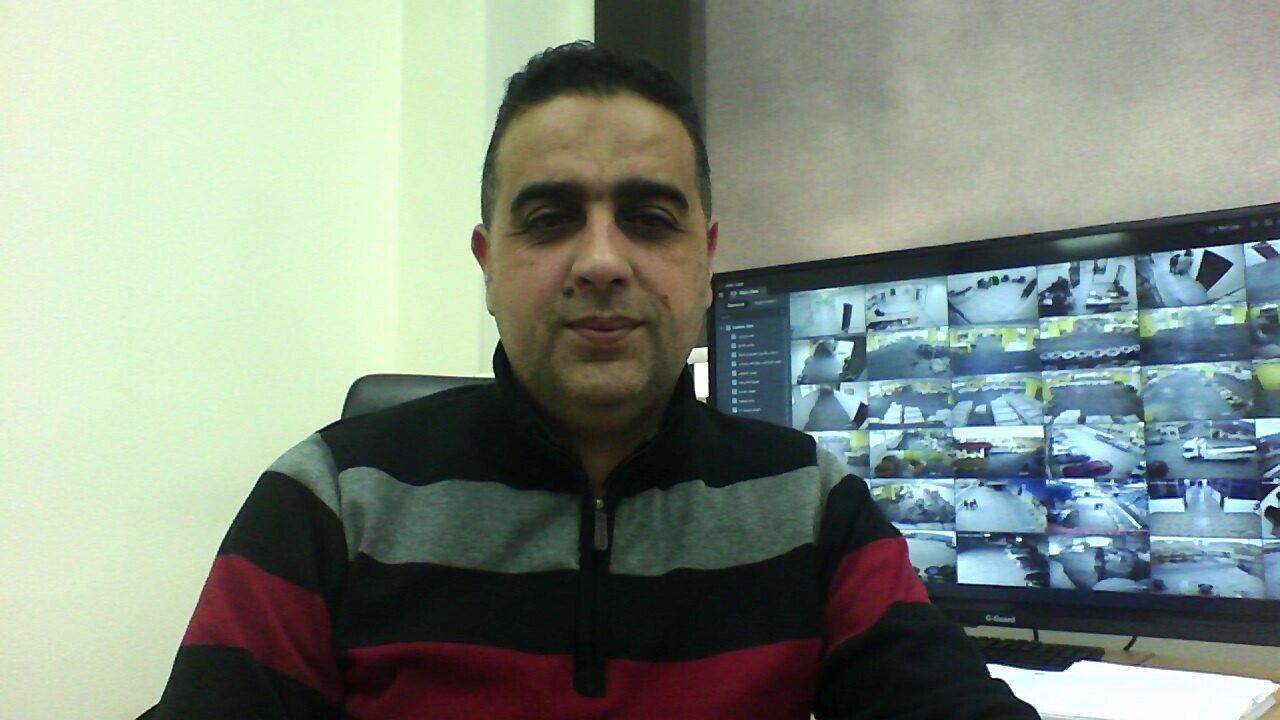  24952172  Nadeem, 46 ,    