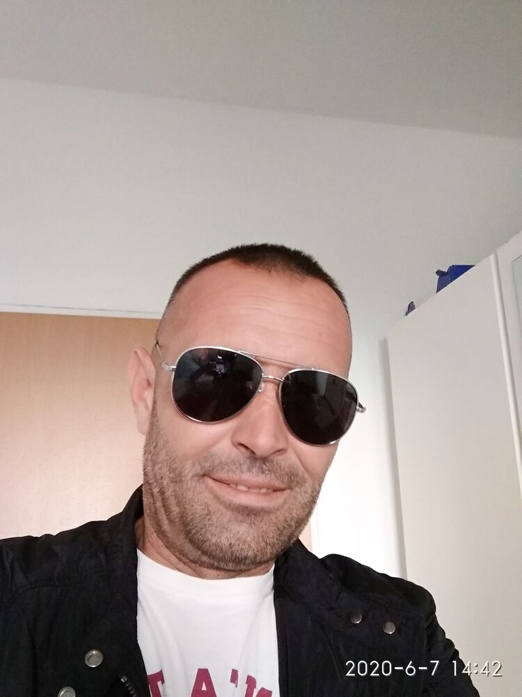  23633722  , 44 ,    