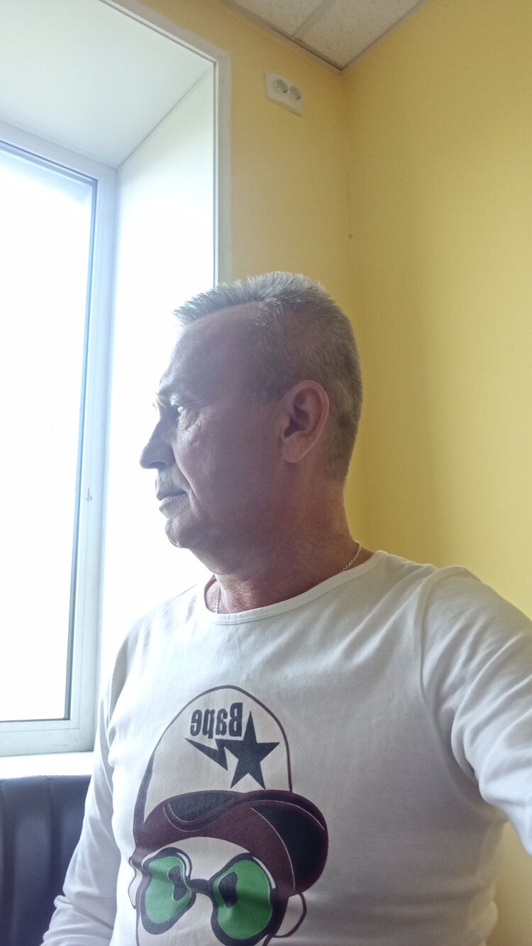  48360692  Andrei, 58 ,    