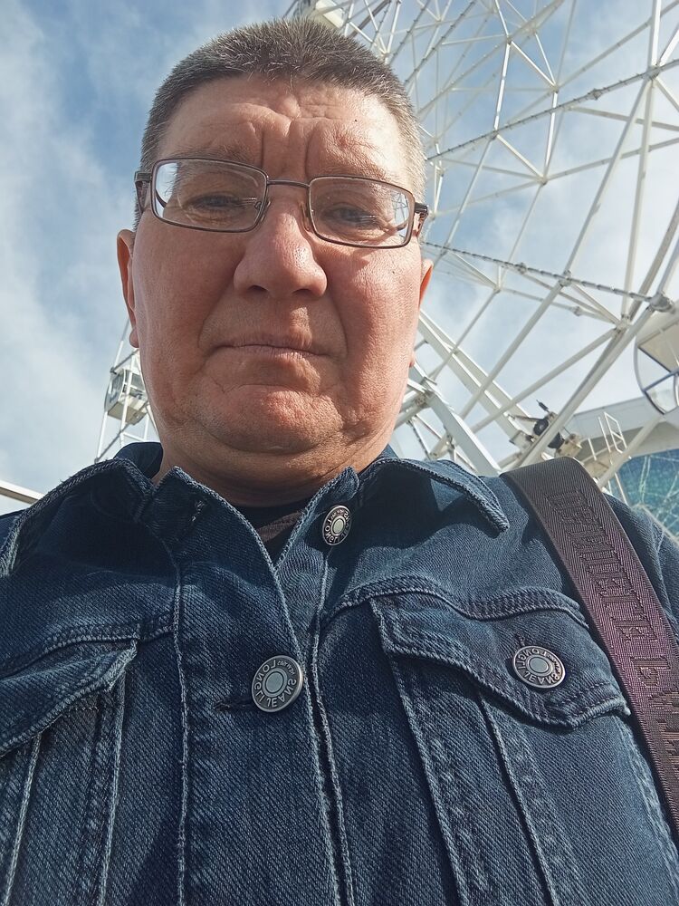  54450762  Yury, 49 ,    