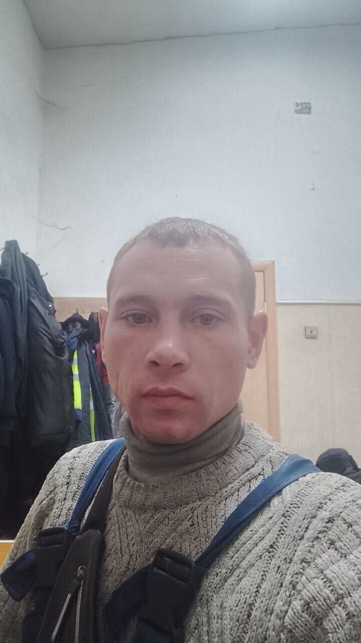  32742372  , 37 ,    
