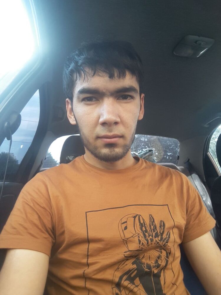  25687822  Shukurbek, 25 ,    