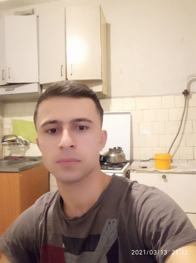  22954932  Karol, 30 ,    