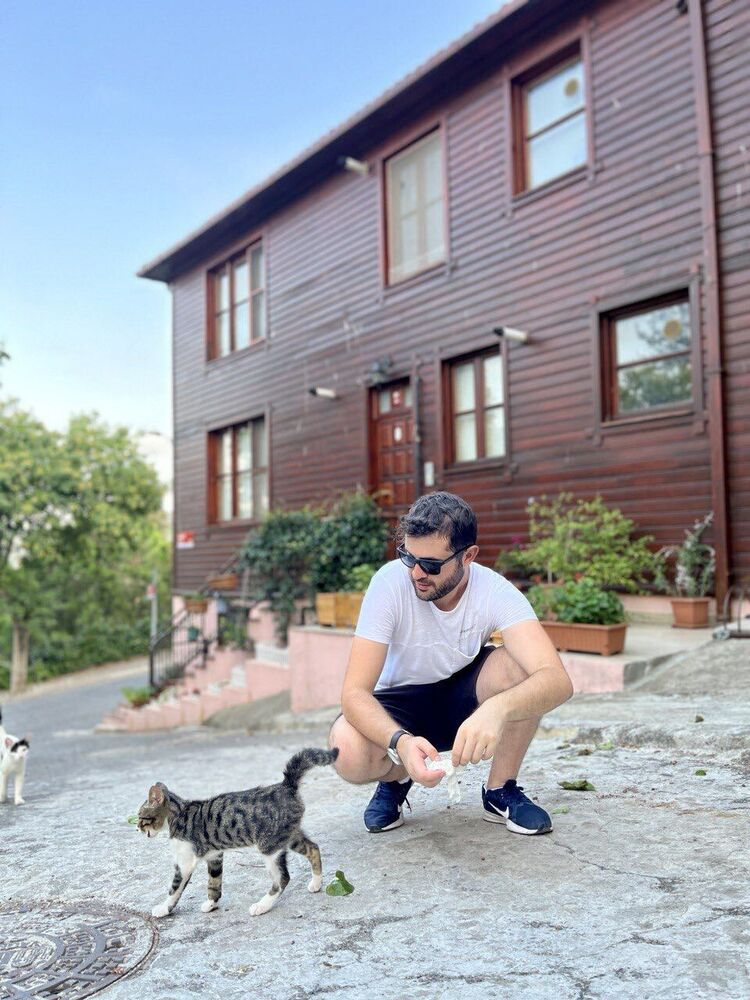  52994552  Hakan, 34 ,    