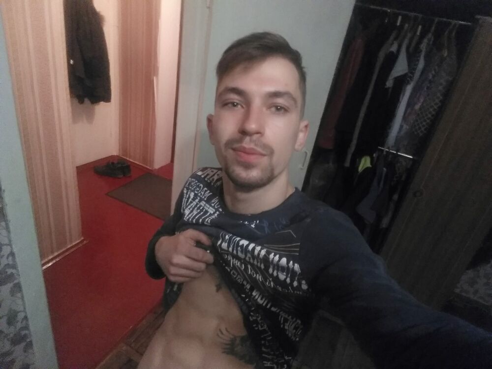  15466122  Alex, 31 ,    