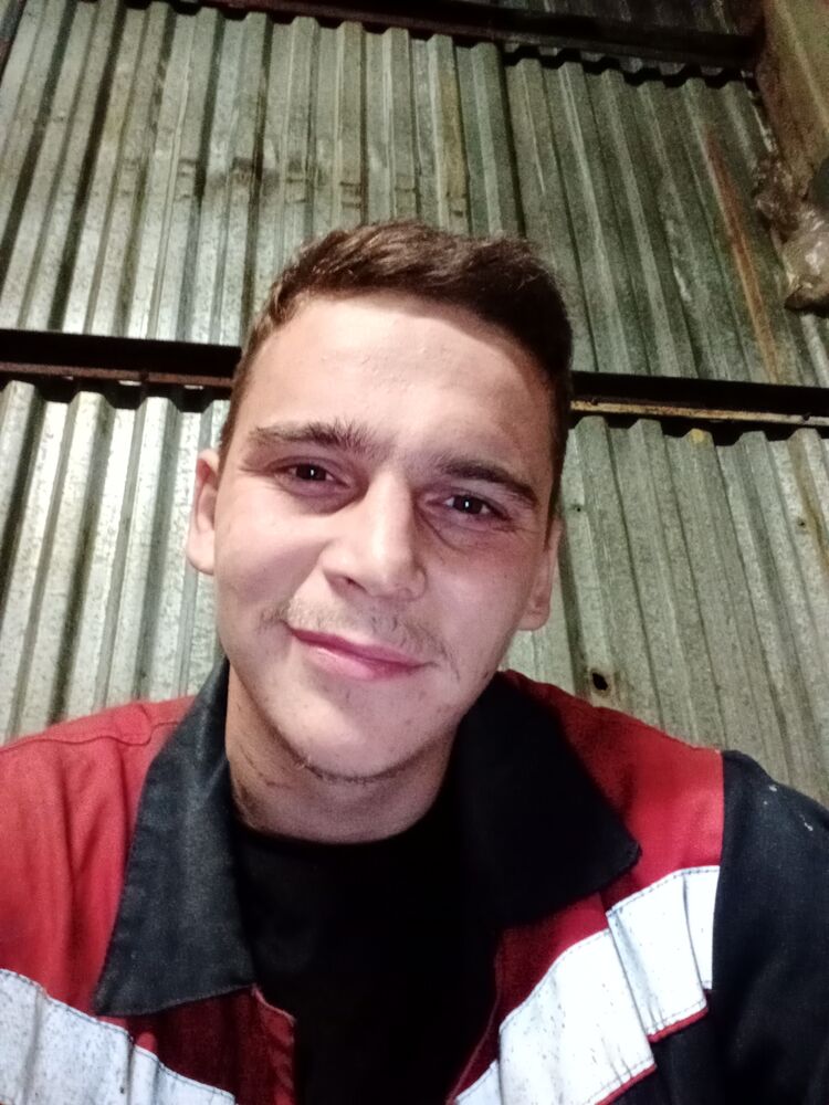   ,   Alex, 27 ,   ,   , c , 