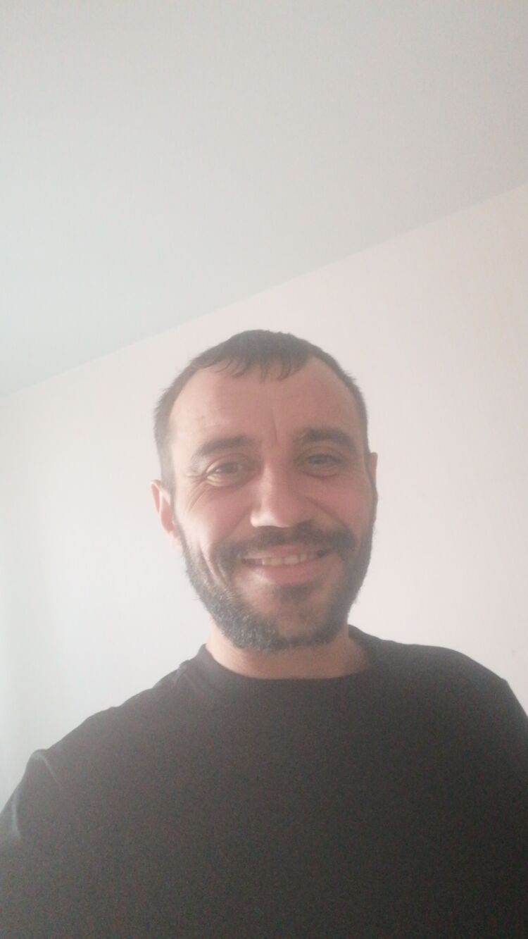  30758502  , 37 ,    