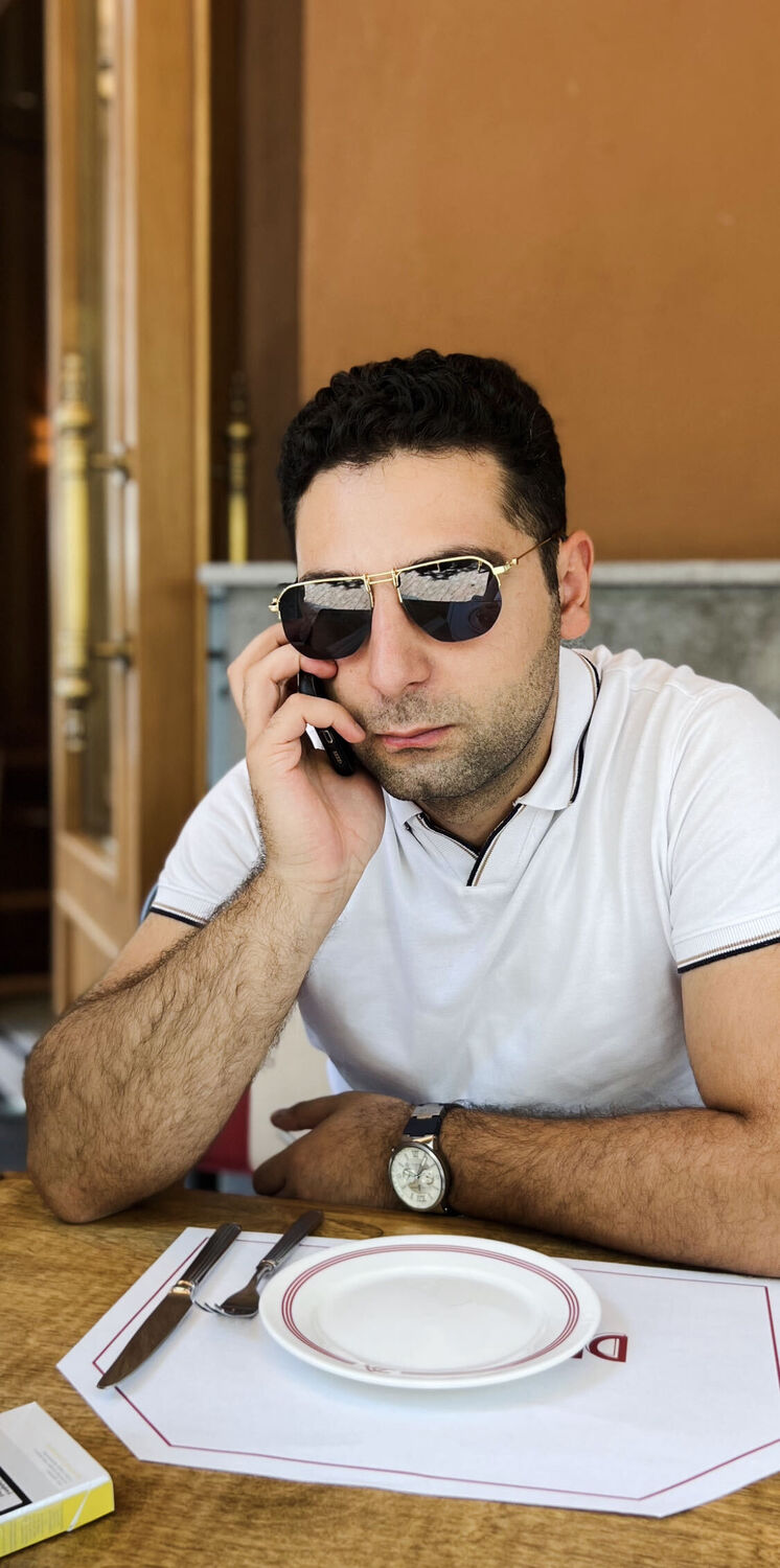  ,   Gevor, 32 ,   ,   