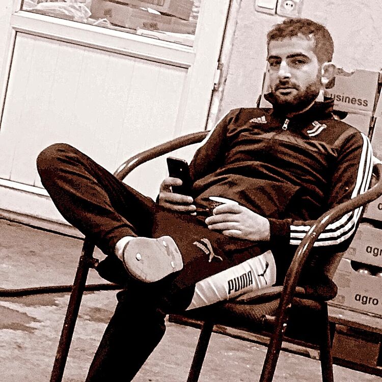  47644632  Grigoryan, 34 ,    