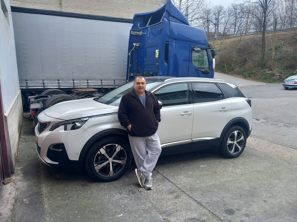  48836402  Serghei, 49 ,    
