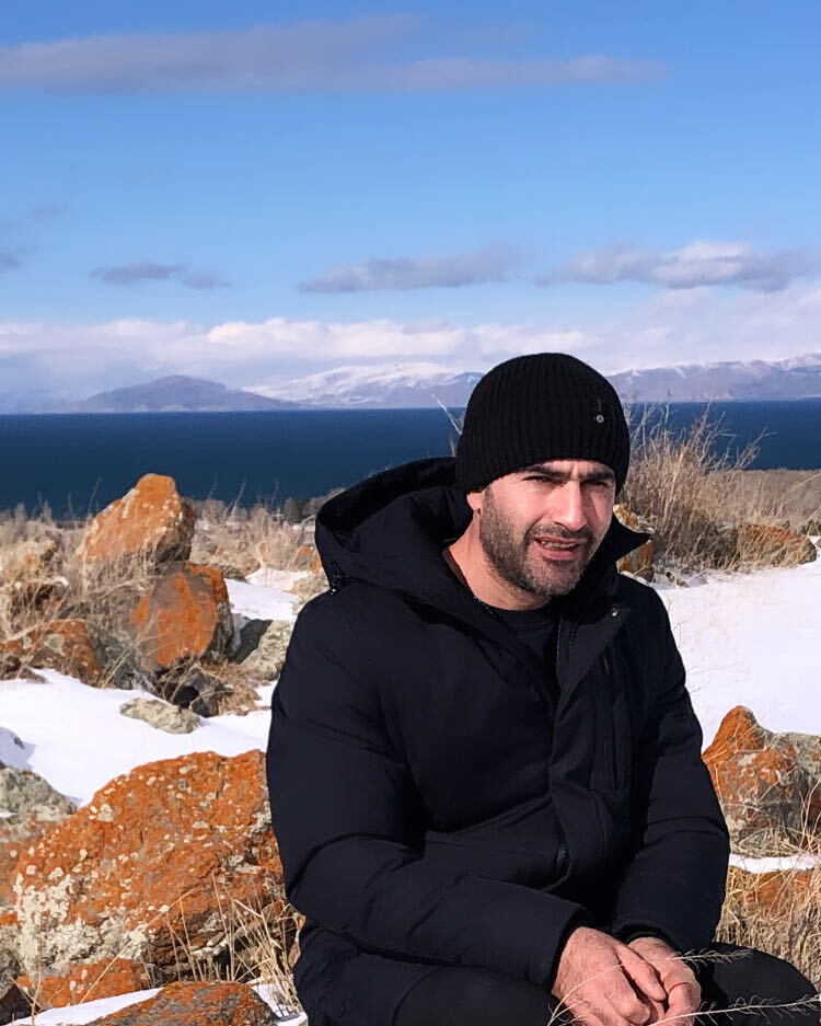  ,   Vahan, 33 ,   ,   